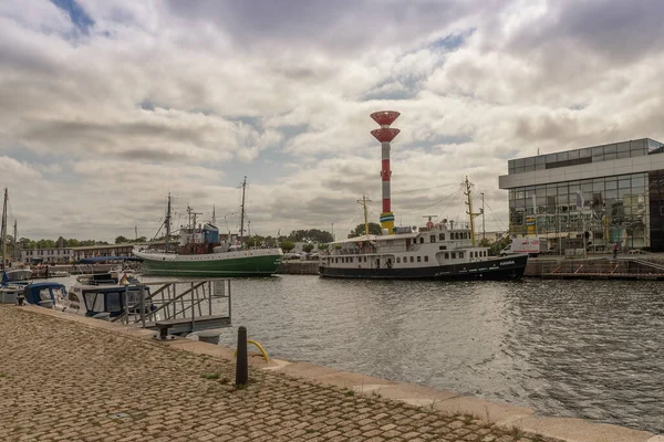 2022年8月27日ドイツ ブレーマーハーフェン ドイツ ブレーマーハーフェンの漁港における博物館船 — ストック写真