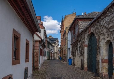 ELTVILLE AM RHEIN, GERMANY-FEBRUARY 28, 2023: Houses in the historic old town of Eltville am Rhein in the Rhine Valley, Hesse, Germany