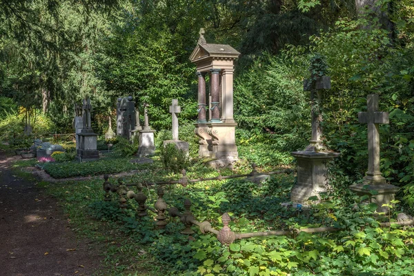 Hroby Sochy Hlavním Hřbitově Frankfurt Německo — Stock fotografie