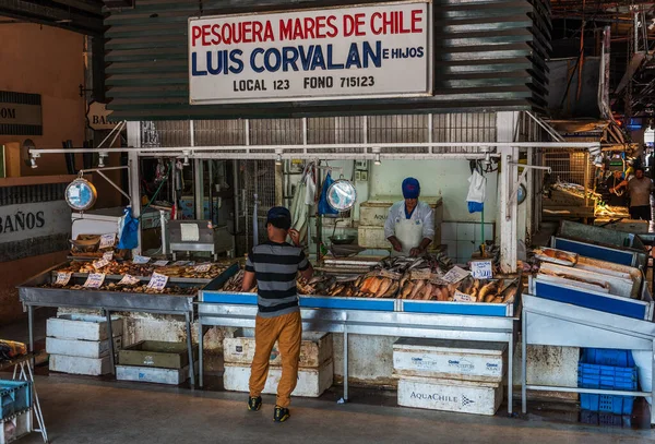 Santiago Cile Febbraio 2020 Venditori Pesce Mercato Centrale Santiago Del — Foto Stock