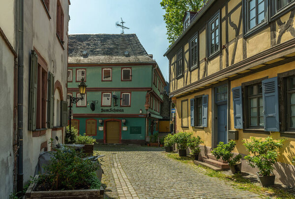 FRANKFURT AM MAIN, GERMANY-MAY 26, 2023: Small street in the historic old town of Frankfurt-Hoechst, Germany