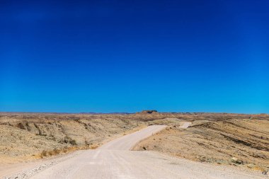 Namib Çölü, Namibya 'da C-26 çakıl yolu.