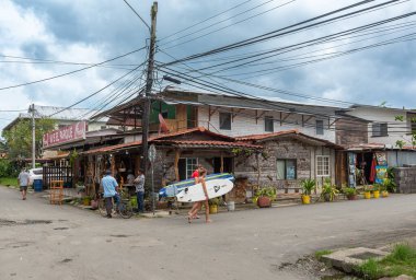 BOCAS DEL TORO, PANAMA-MARCH 18, 2019: şehir merkezindeki Bocas del Toro, Panama