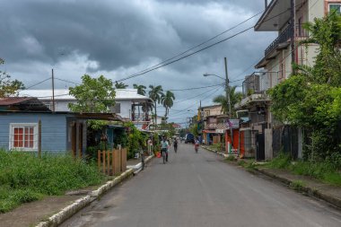 BOCAS DEL TORO, PANAMA-MARCH 18, 2019: şehir merkezindeki Bocas del Toro, Panama