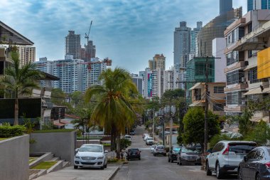 PANAMA ŞEHRİ, PANAMA-MARCH 03, 2019: Panama şehir merkezindeki cadde ve binalar