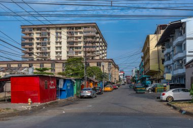 PANAMA ŞEHRİ, PANAMA-MARCH 03, 2019: Panama şehir merkezindeki cadde ve binalar