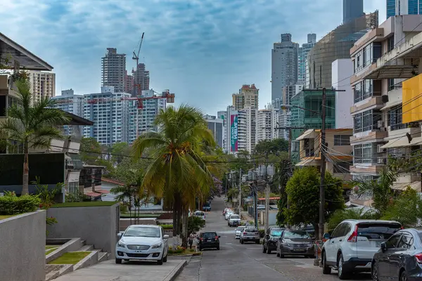 PANAMA ŞEHRİ, PANAMA-MARCH 03, 2019: Panama şehir merkezindeki cadde ve binalar