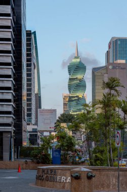 PANAMA ŞEHRİ, PANAMA-MARCH 25, 2019: Panama 'nın başkenti Panama City' nin merkezinde ufuk çizgisi