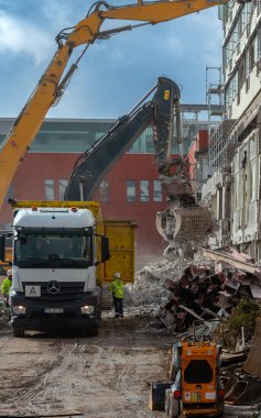 FRANKFURT AM MAIN, ALMANLIK-FEBRUARY 13, 2025: Hoechst Hastanesi Yıkım, Frankfurt, Hesse, Almanya