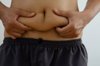 Göbek yağlı alkolik insanlar sağlıksız..