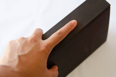 Eğitim konsepti üzerine kara kitap.