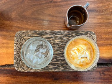 Bardakta buzlu Espresso kahvesi..