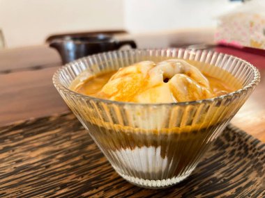 Bardakta buzlu Espresso kahvesi..