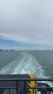 Deniz kumu ve günbatımı Samui Tayland.