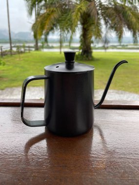 Bahçede kahve ve çay.