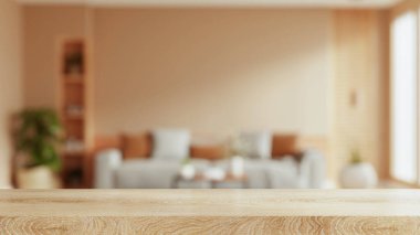 İskandinav oturma odasını bulanık gören boş ahşap masa.