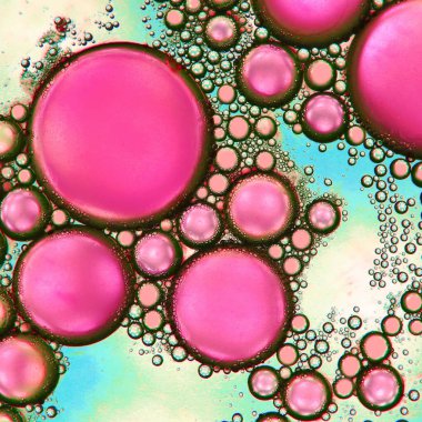 Pembe baloncuklu yağ ve su makrosu özeti