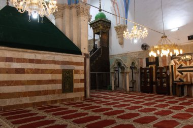 El Halil, Filistin. İbrahim Camii 'nin ibadet odası ve İshak' ın mezarı.