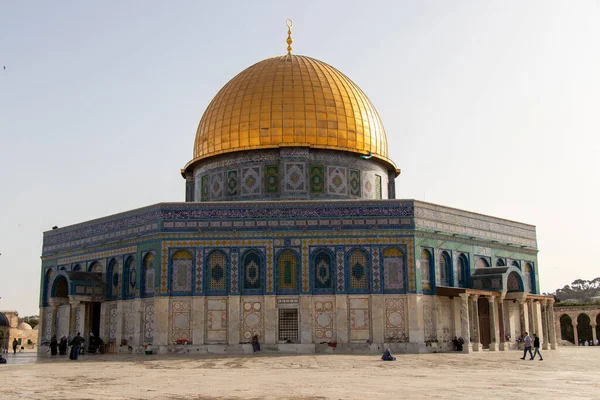Masjidil AqsaのRockまたはQubbat Sakhraのドーム イスラエルのユダヤ人とムスリムのための神聖な建物の一つ — ストック写真