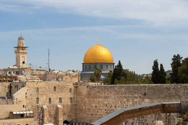 イスラエルのエルサレムの旧市街にある岩と西壁のドーム — ストック写真