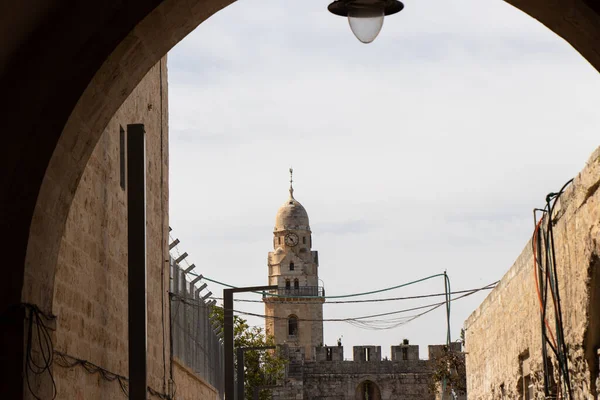 ベルタワーと時計塔 イスラエル エルサレムの修道院のための — ストック写真