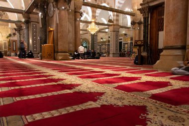 Ramazan gecesi Aqsa Camii.