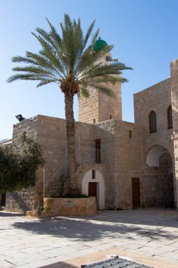 Nebo Musa, cami ve eski karavan. Peygamber Musa 'nın Yahudi çölünde gömüldüğü yer