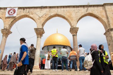 Cuma, Kudüs, Filistin, İsrail, 22 Nisan 2022. El Aksa Camii. Kaya Kubbesi.