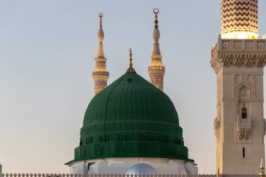 Mescidi Nabawi 'nin Yeşil Kubbesi