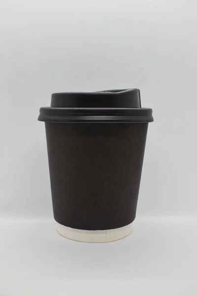 Una Tazza Cartone Nero Caffè Sfondo Bianco — Foto Stock