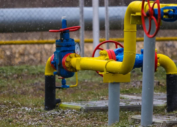 Pipes, taps and a valve for shutting off gas supply at a gas compressor station