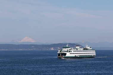 Deniz gemisi Washington sularında yelken açar ve manzaralı bir ulaşım sağlar. Pasifik Kuzeybatı Washington Eyaleti Puget Sound