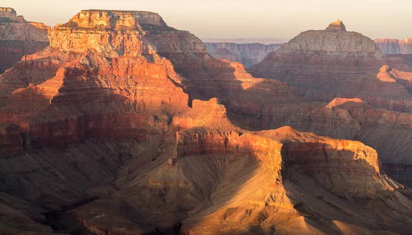 Boeiende Canyon Landschap Met Natuurlijke Rotsformaties Serene Schoonheid Natuur — Stockfoto