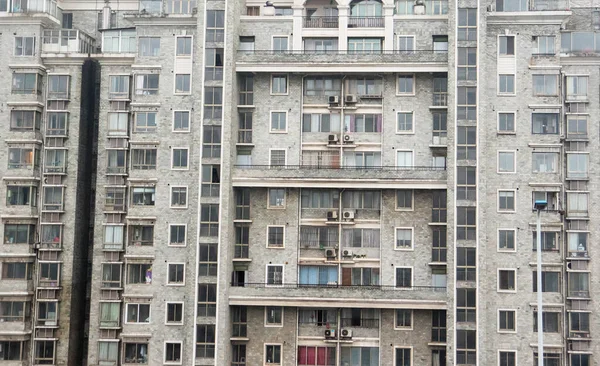 Edificio Apartamentos China Shanghai Moderno Bloque Torre Con Innumerables Ventanas Imágenes de stock libres de derechos