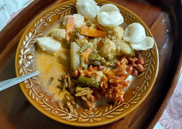 Delicious Lontong Food Ready Serve — Stock Photo, Image