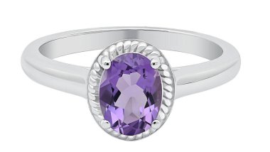 Değerli taşları olan beyaz altın bir yüzük