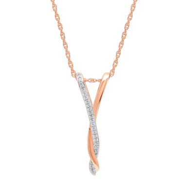 altın kolye zinciri üzerinde