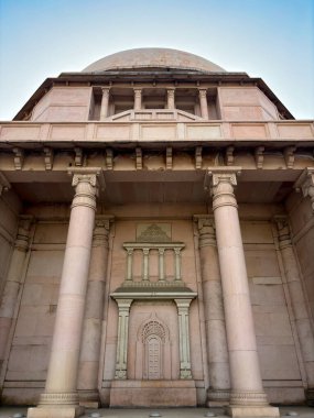 Ambedkar Parkı olarak da bilinen Rashtriya Dalit Prerna Sthal, Hindistan 'ın Uttar Pradesh kentinde yer alan ünlü bir turizm merkezidir.