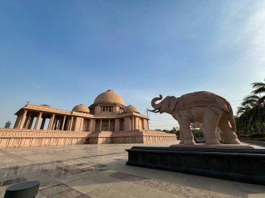 Ambedkar Parkı olarak da bilinen Rashtriya Dalit Prerna Sthal, Hindistan 'ın Uttar Pradesh kentinde yer alan ünlü bir turizm merkezidir.