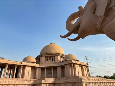 Ambedkar Parkı olarak da bilinen Rashtriya Dalit Prerna Sthal, Hindistan 'ın Uttar Pradesh kentinde yer alan ünlü bir turizm merkezidir.