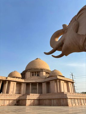 Ambedkar Parkı olarak da bilinen Rashtriya Dalit Prerna Sthal, Hindistan 'ın Uttar Pradesh kentinde yer alan ünlü bir turizm merkezidir.