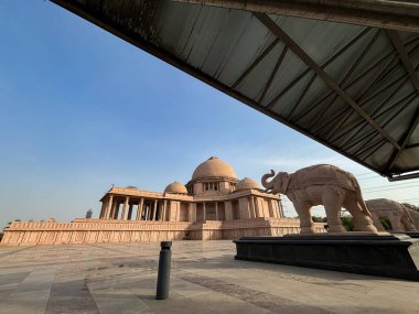 Ambedkar Parkı olarak da bilinen Rashtriya Dalit Prerna Sthal, Hindistan 'ın Uttar Pradesh kentinde yer alan ünlü bir turizm merkezidir.
