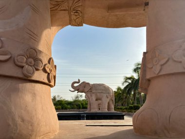 Ambedkar Parkı olarak da bilinen Rashtriya Dalit Prerna Sthal, Hindistan 'ın Uttar Pradesh kentinde yer alan ünlü bir turizm merkezidir.