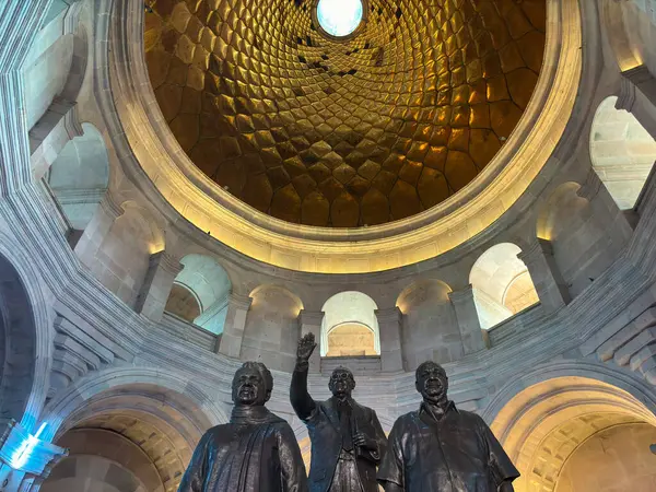 Ambedkar Parkı olarak da bilinen Rashtriya Dalit Prerna Sthal, Hindistan 'ın Uttar Pradesh kentinde yer alan ünlü bir turizm merkezidir.