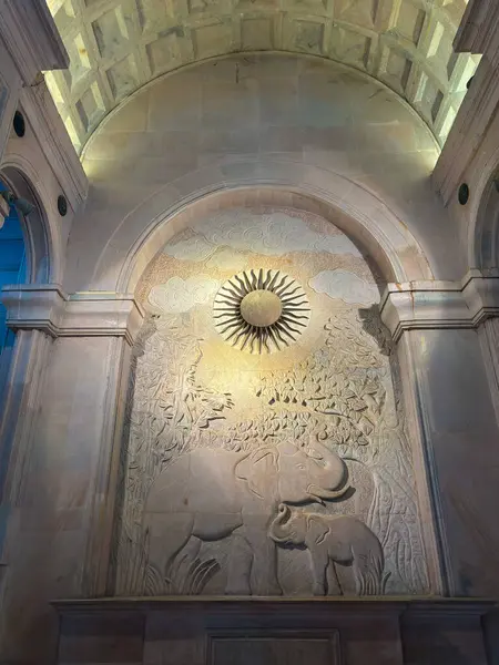 Ambedkar Parkı olarak da bilinen Rashtriya Dalit Prerna Sthal, Hindistan 'ın Uttar Pradesh kentinde yer alan ünlü bir turizm merkezidir.