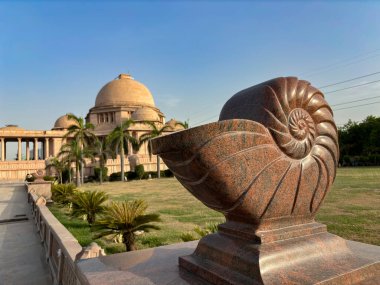 Ambedkar Parkı olarak da bilinen Rashtriya Dalit Prerna Sthal, Hindistan 'ın Uttar Pradesh kentinde yer alan ünlü bir turizm merkezidir.