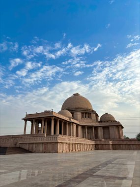 Ambedkar Parkı olarak da bilinen Rashtriya Dalit Prerna Sthal, Hindistan 'ın Uttar Pradesh kentinde yer alan ünlü bir turizm merkezidir.