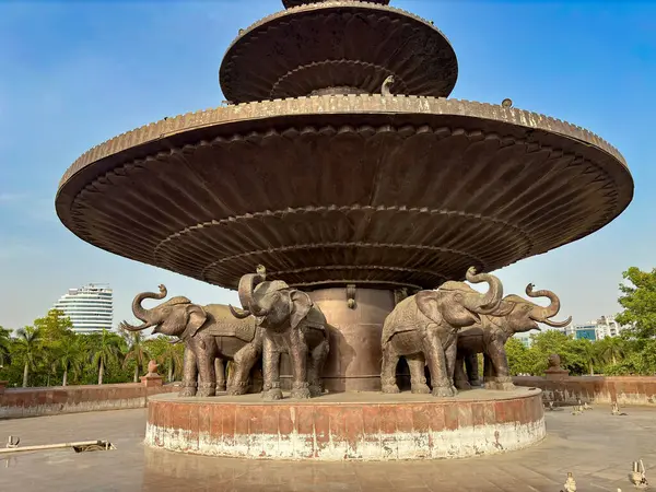 Ambedkar Parkı olarak da bilinen Rashtriya Dalit Prerna Sthal, Hindistan 'ın Uttar Pradesh kentinde yer alan ünlü bir turizm merkezidir.