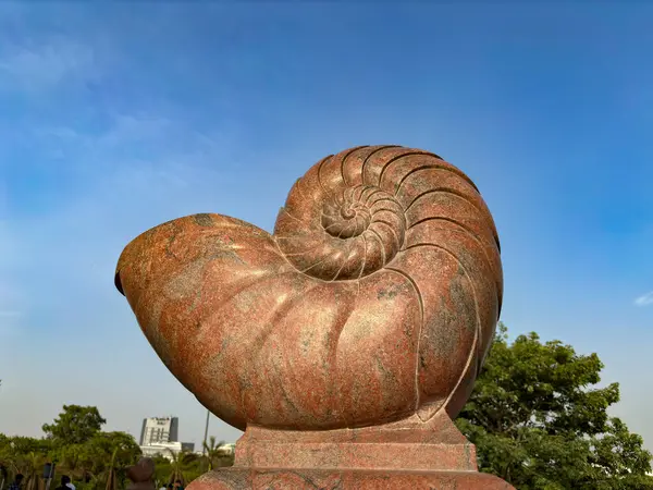 Ambedkar Parkı olarak da bilinen Rashtriya Dalit Prerna Sthal, Hindistan 'ın Uttar Pradesh kentinde yer alan ünlü bir turizm merkezidir.