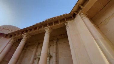 Ambedkar Parkı olarak da bilinen Rashtriya Dalit Prerna Sthal, Hindistan 'ın Uttar Pradesh kentinde yer alan ünlü bir turizm merkezidir.